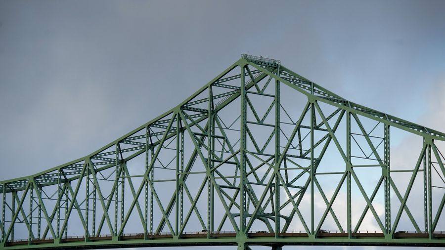 Ponte in acciaio